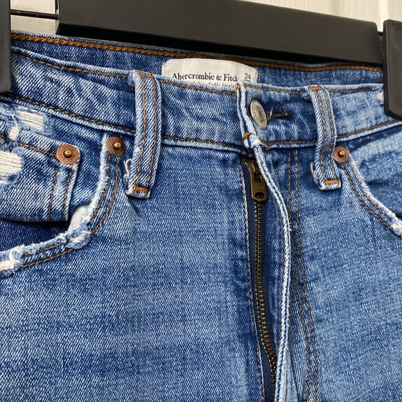 Abercrombie & Fitch Ultra High Rise Ankle Straight - Picture 4 of 11